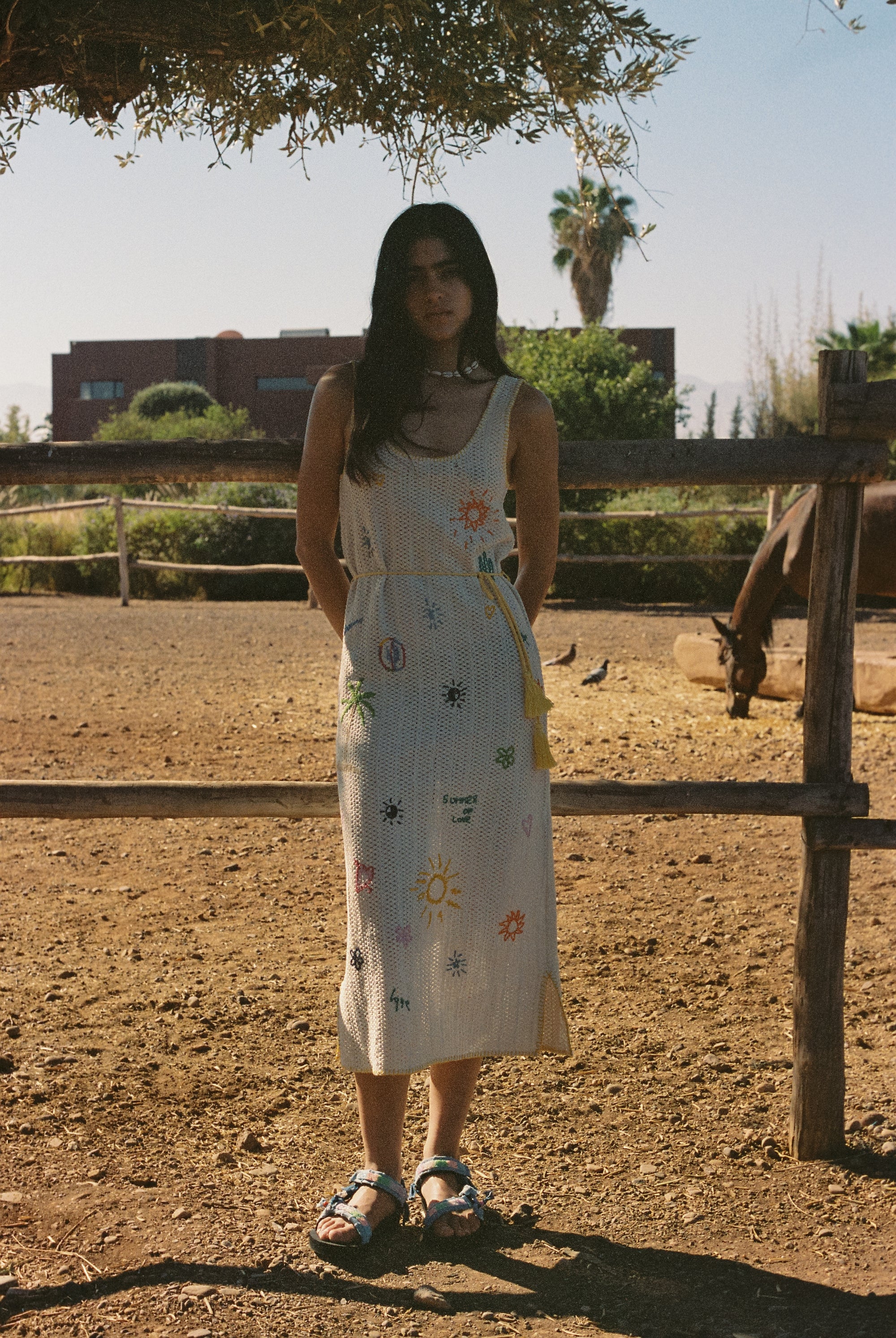 Robe brodée en crochet