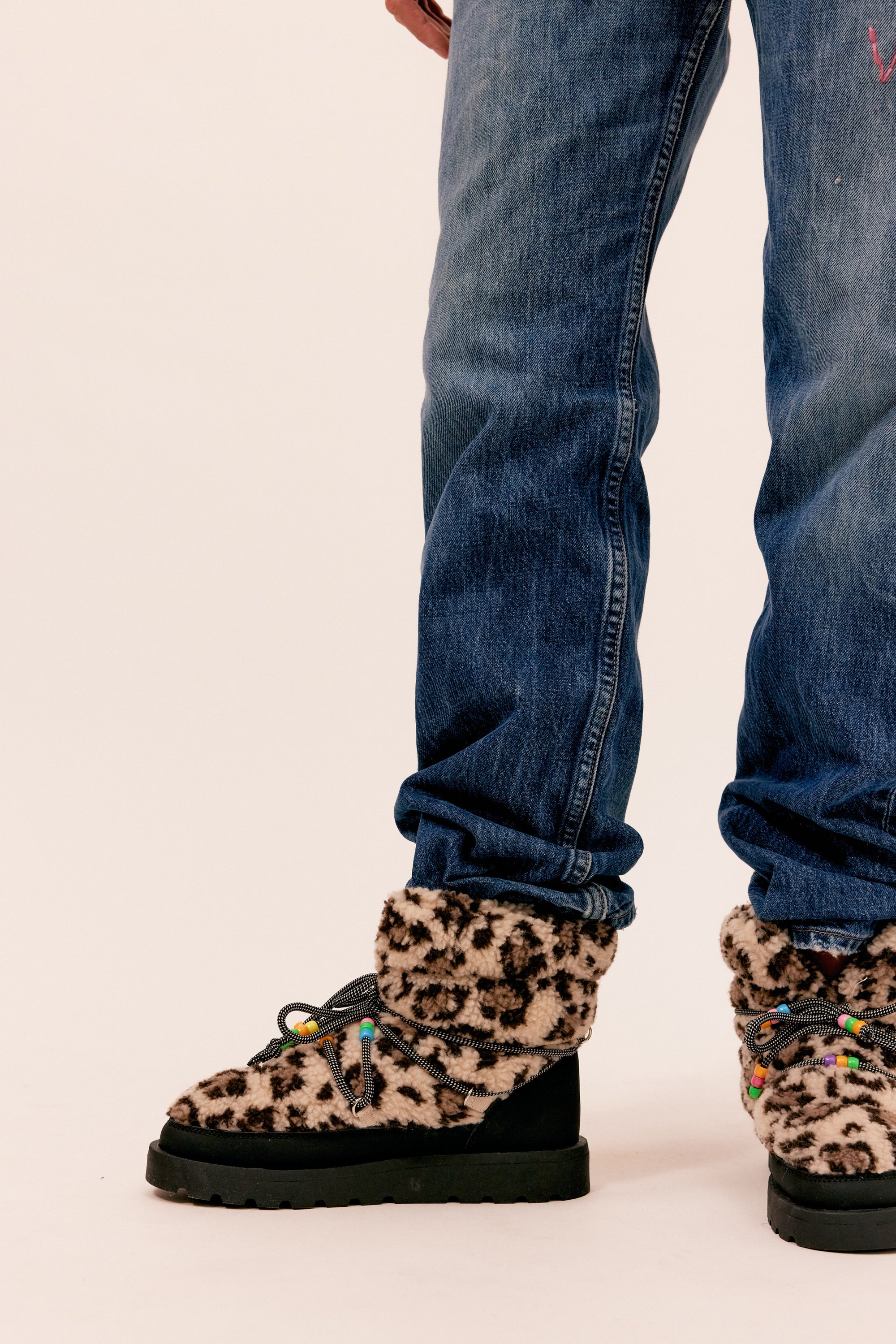 Fur snow boots leopard