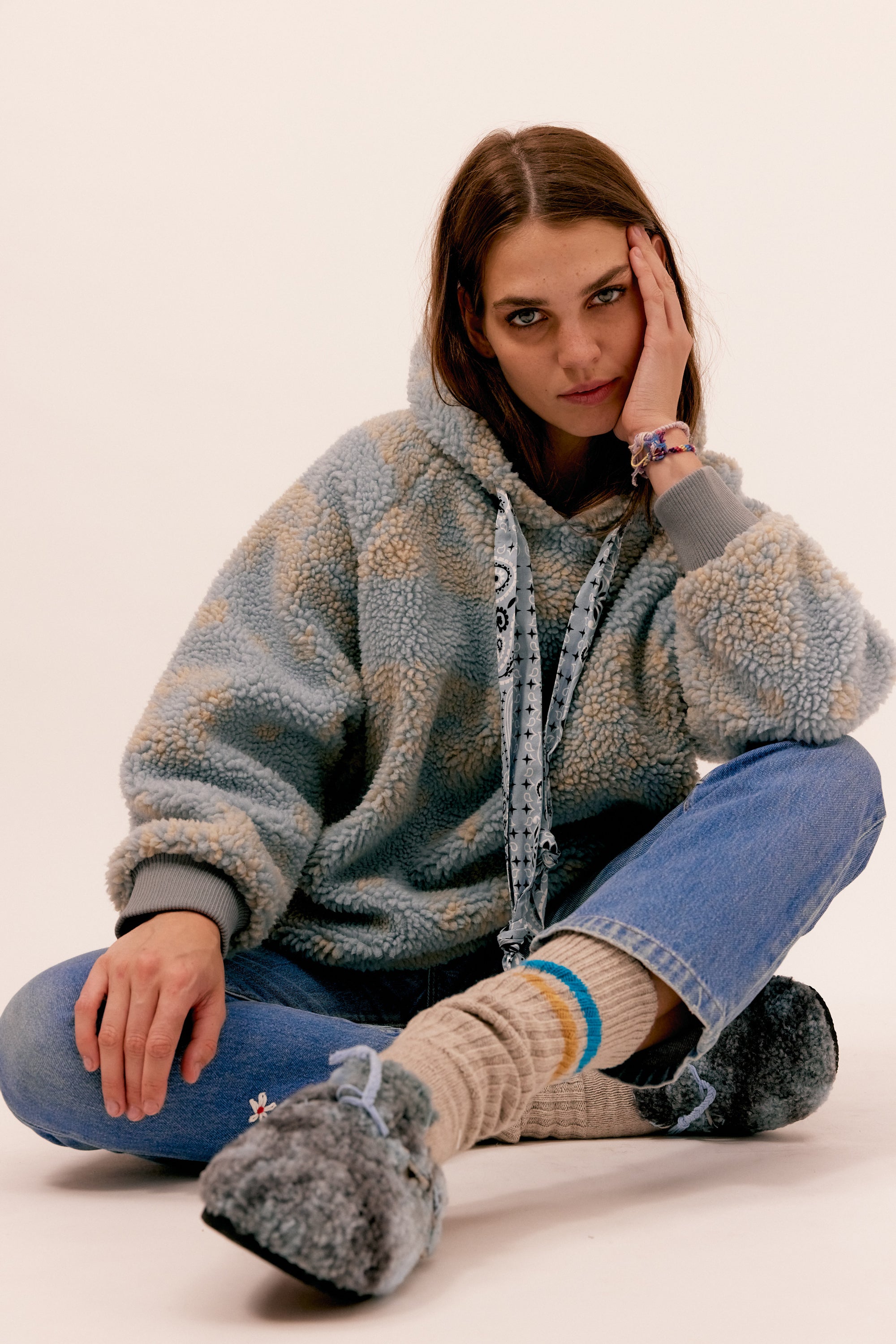 Virgin fur blue