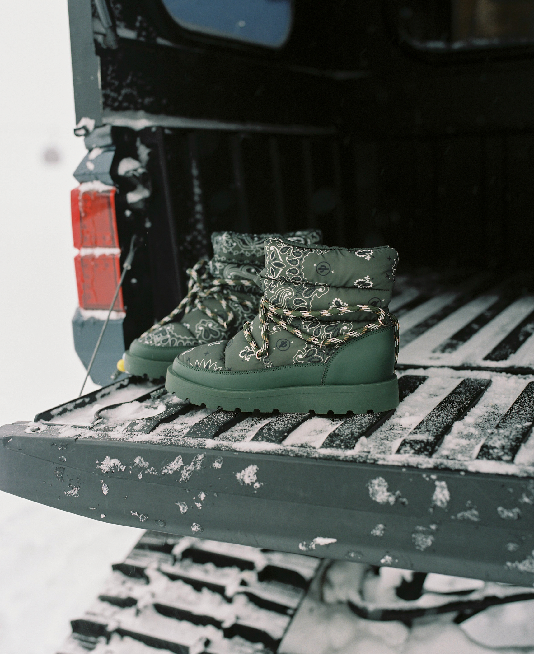 Snow boots kaki