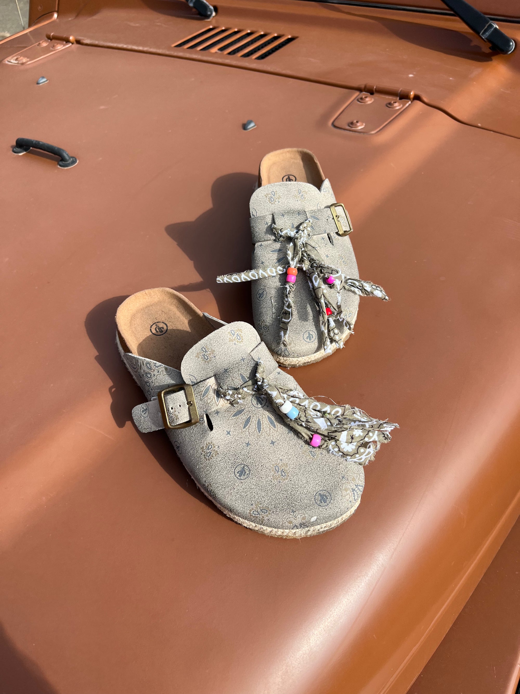 VIRGIN CLOG SAND