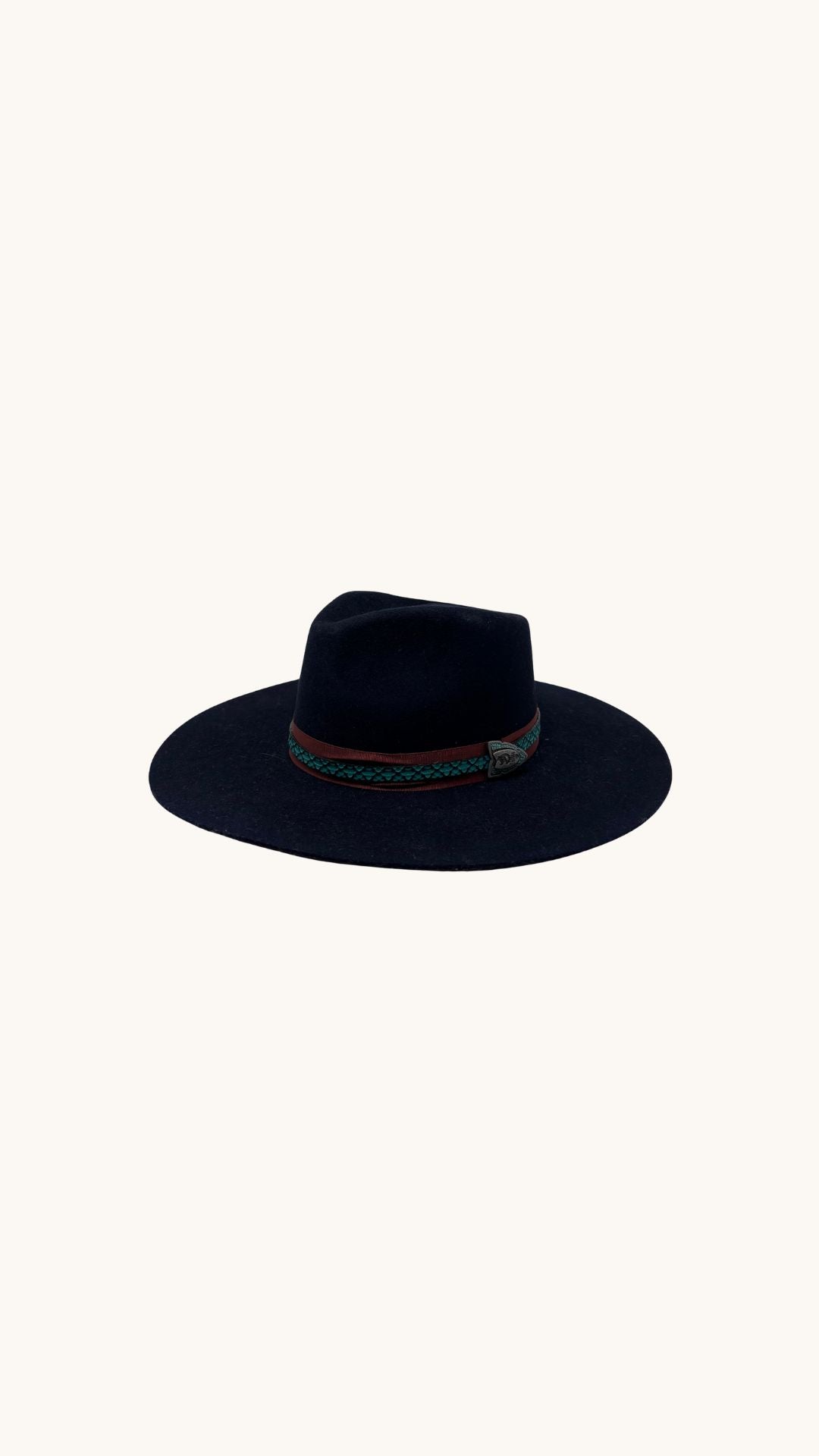 Chapeau bleu foncé