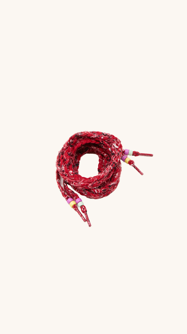 Sneakers lace red