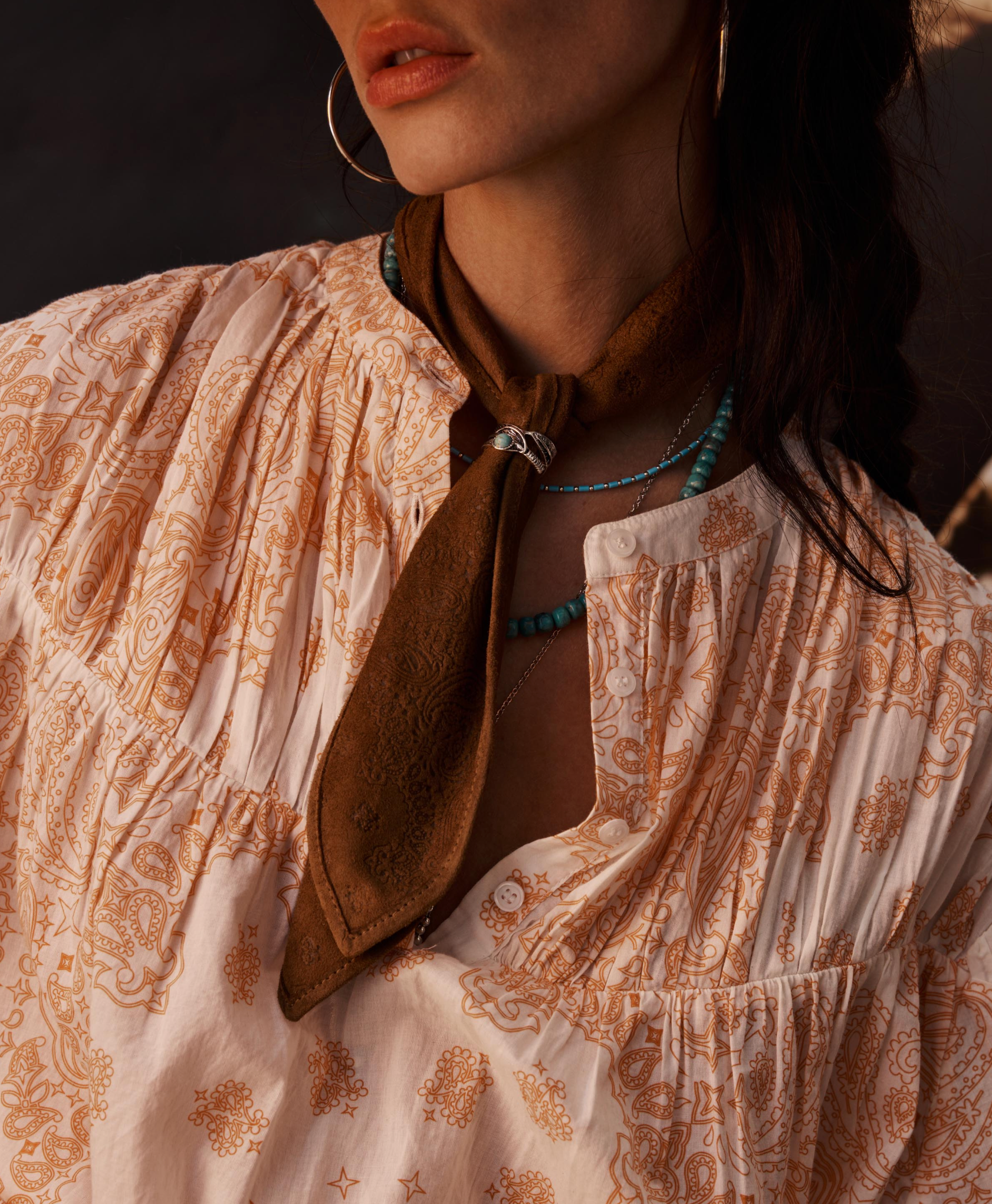 Suede bandana Embossed