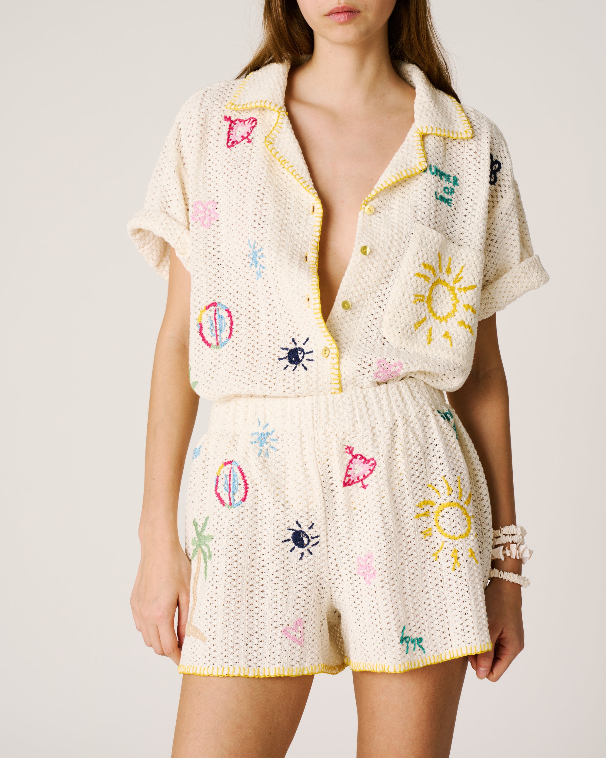Crochet embroidered short