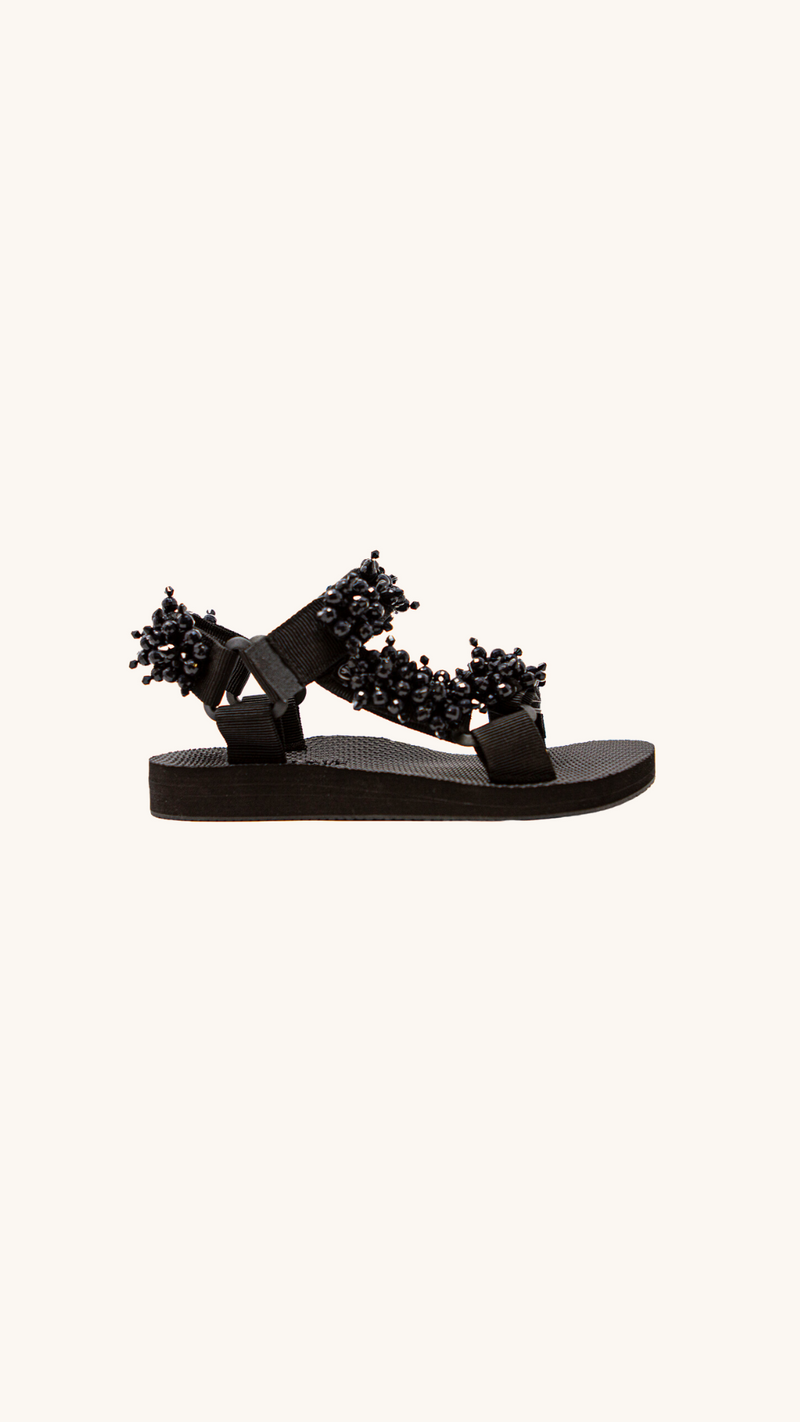 Mariée Trekky fleurs de cristal noires