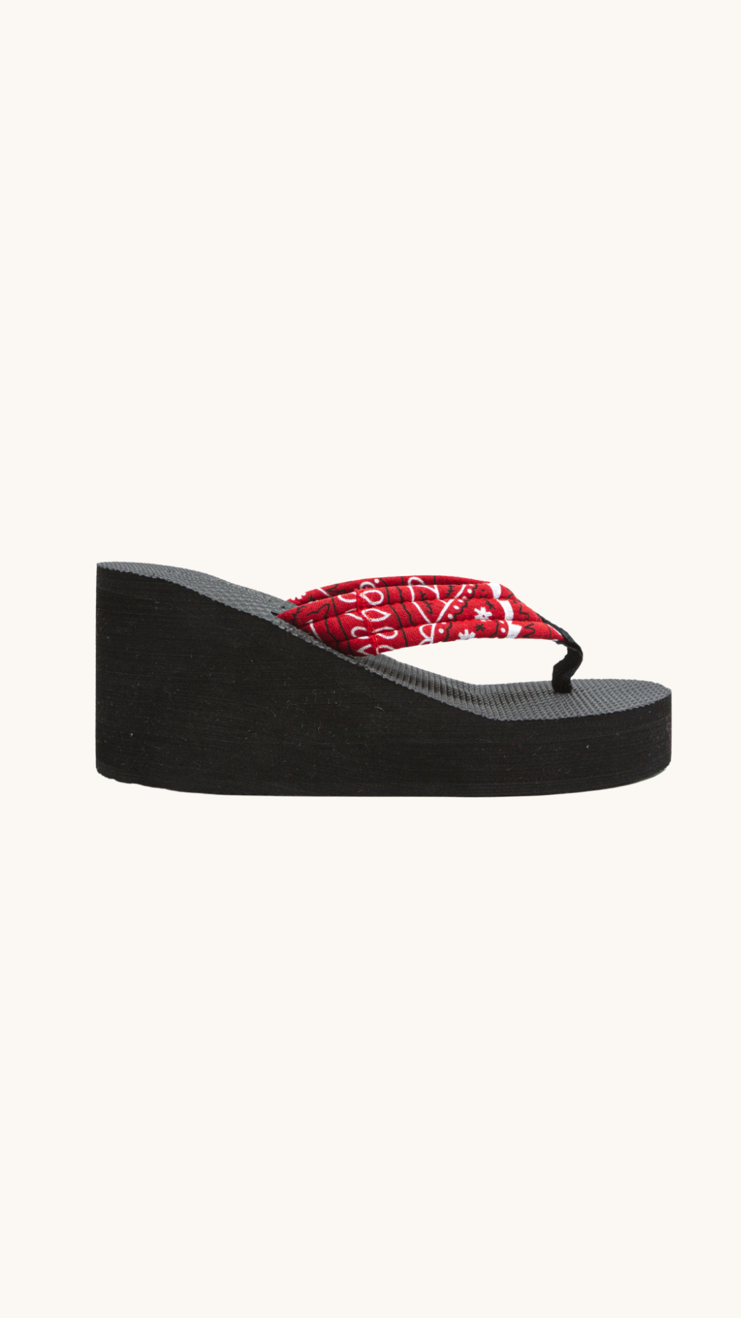 Tong platform red bandana