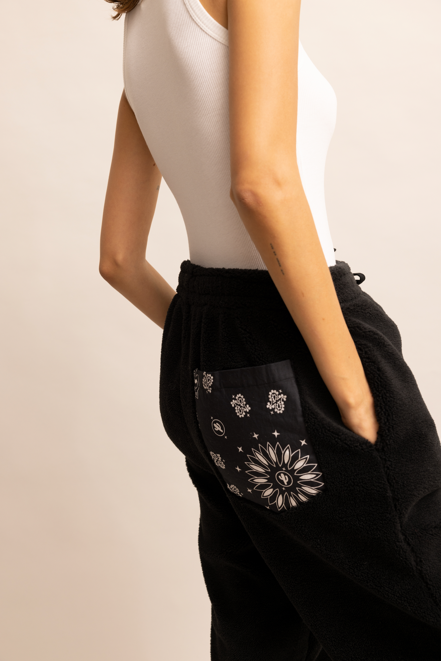 Sherpa pants black