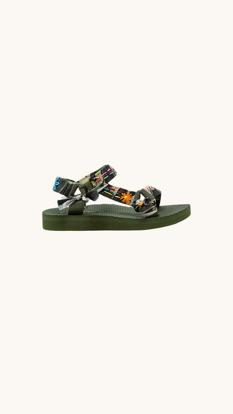 Trekky camo embroidered