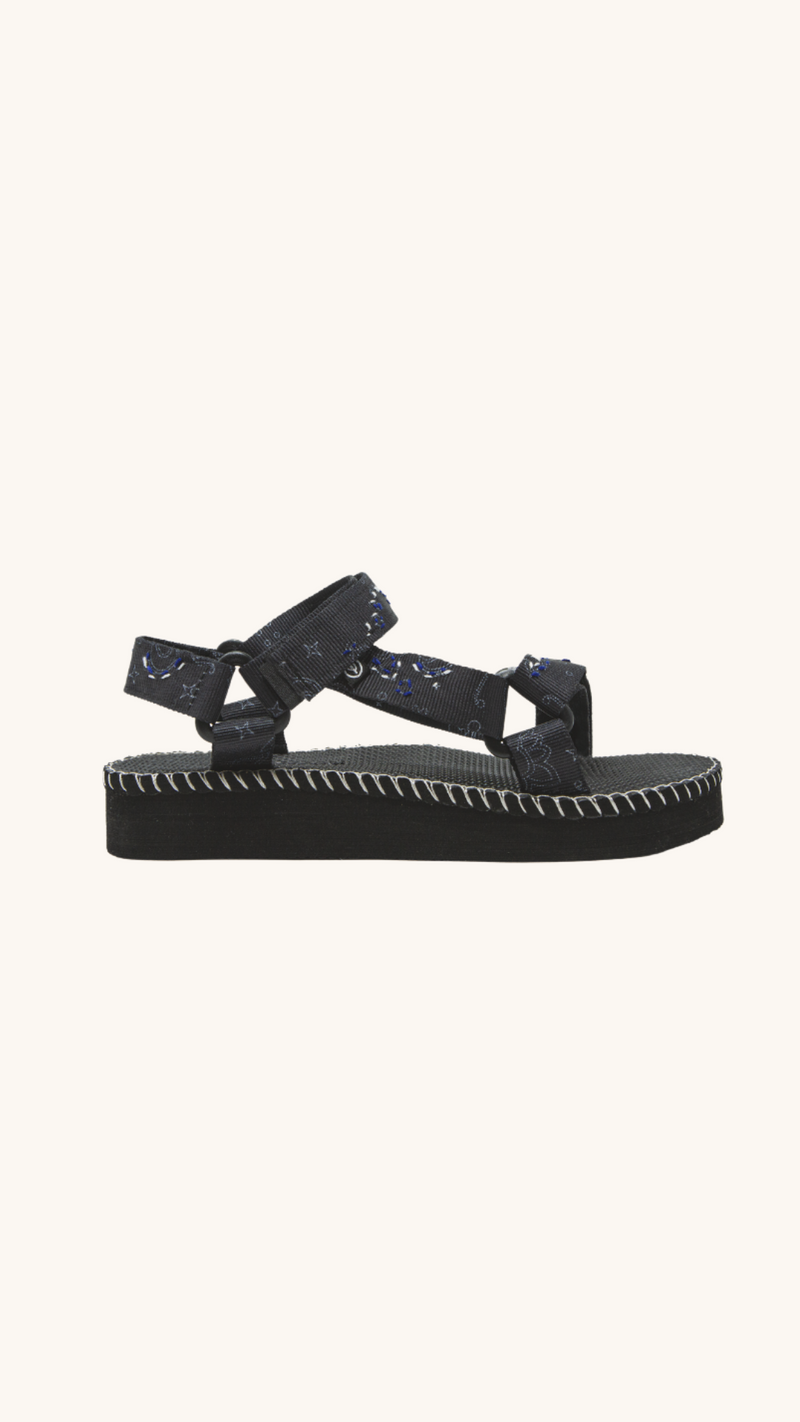 Trekky Gio Embroidered